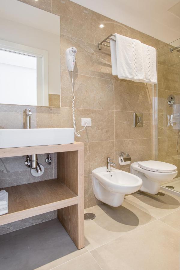 Bed and Breakfast Lux Caracciolo Napoli Esterno foto