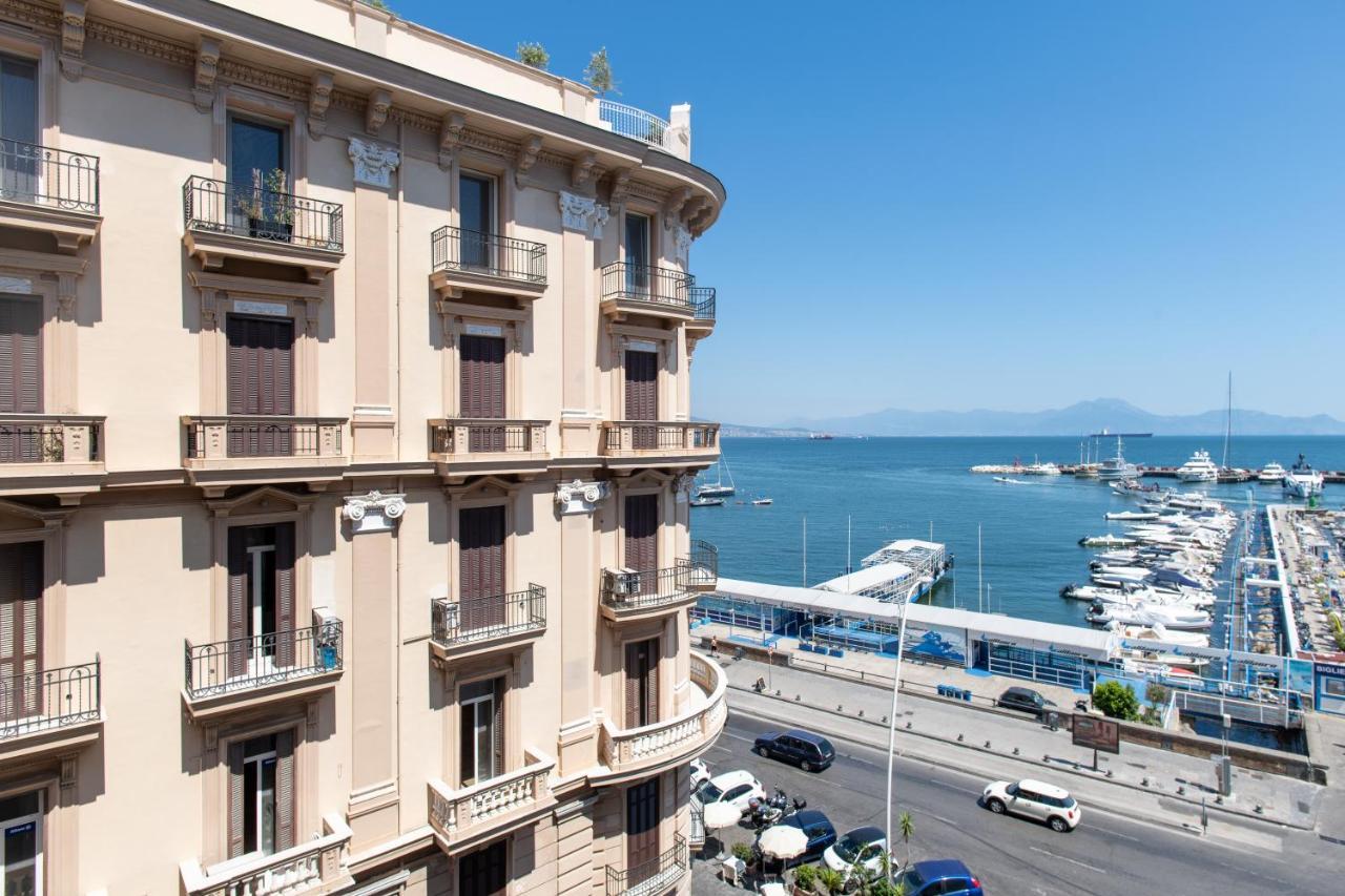 Bed and Breakfast Lux Caracciolo Napoli Esterno foto